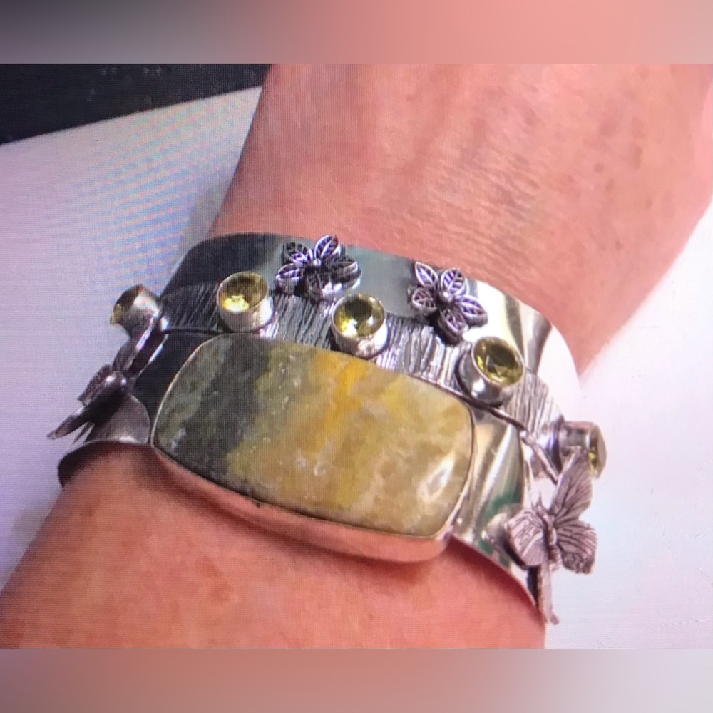 Stunning 925 Sterling Silver Cuff Bracelet